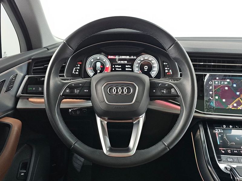 2021 Audi Q7 45 TDI Quattro photo 13