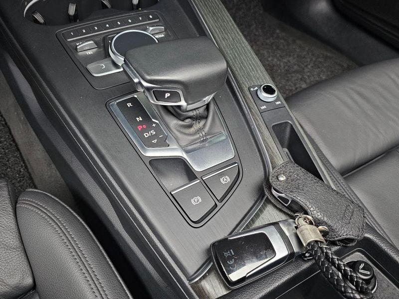 2019 Audi A4 40 TFSI Premium photo 9