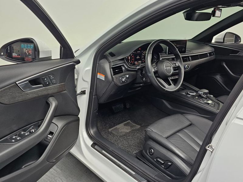 2019 Audi A4 40 TFSI Premium photo 10