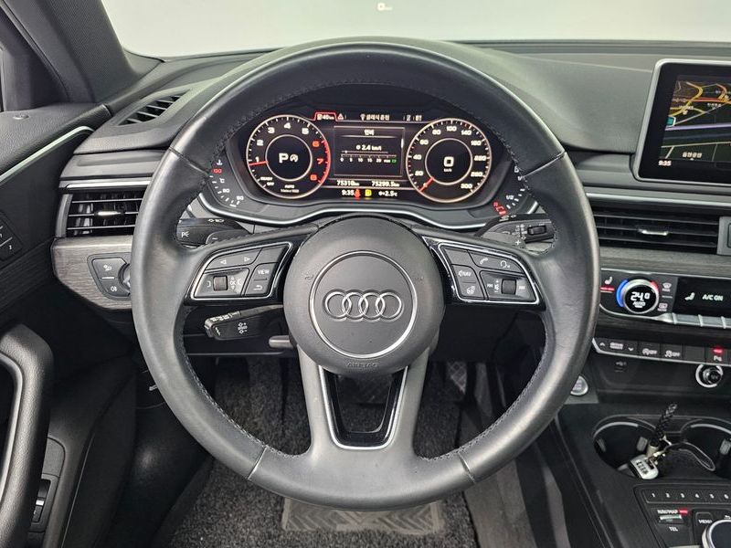 2019 Audi A4 40 TFSI Premium photo 13