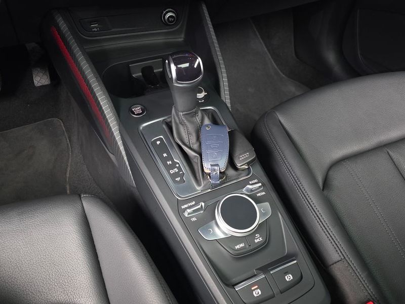 2023 Audi Q2 35 TDI Premium photo 9