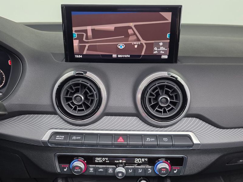 2023 Audi Q2 35 TDI Premium photo 14