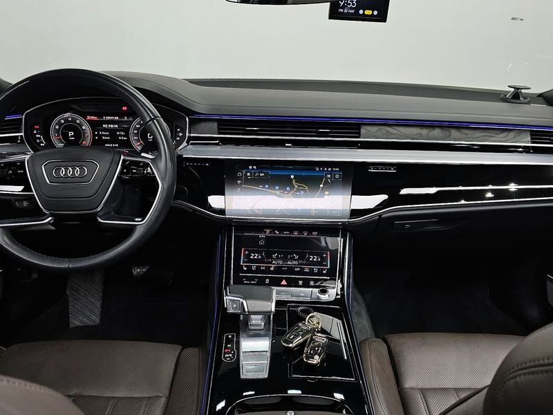 2023 Audi A8 55 TFSI Quattro Premium LWB photo 7