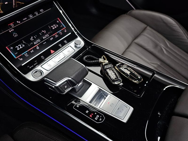 2023 Audi A8 55 TFSI Quattro Premium LWB photo 9