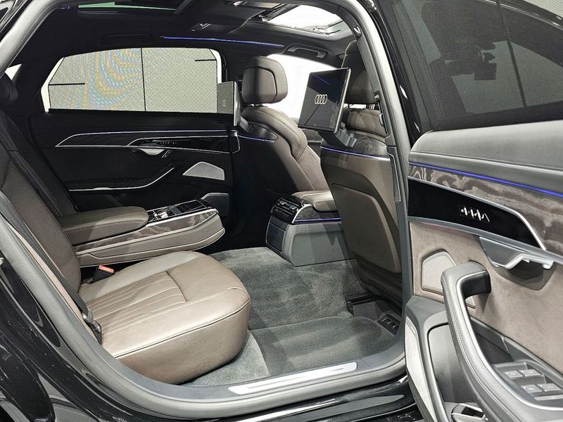 2023 Audi A8 55 TFSI Quattro Premium LWB photo 12