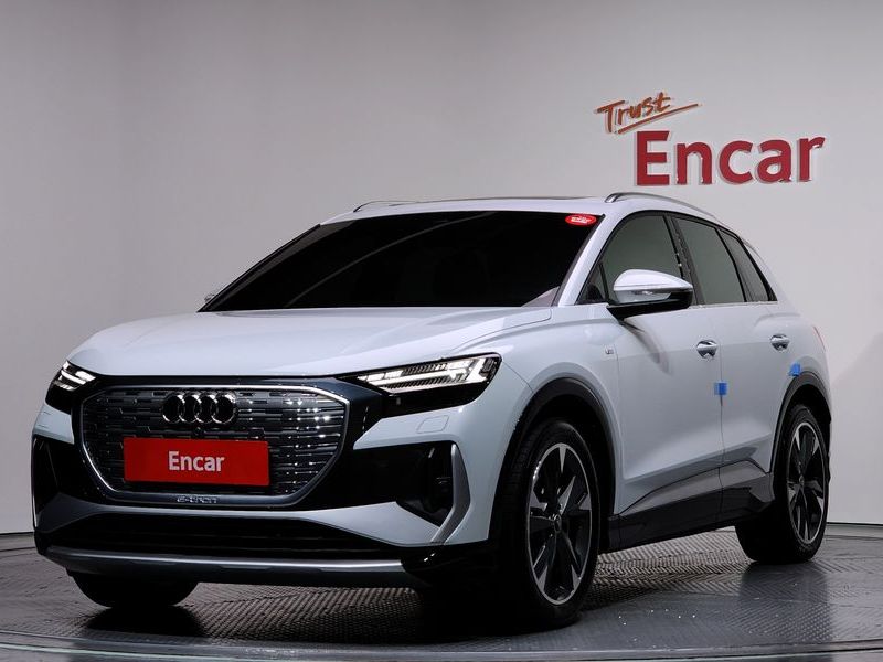 2023 Audi e-tron 40 Premium photo 1