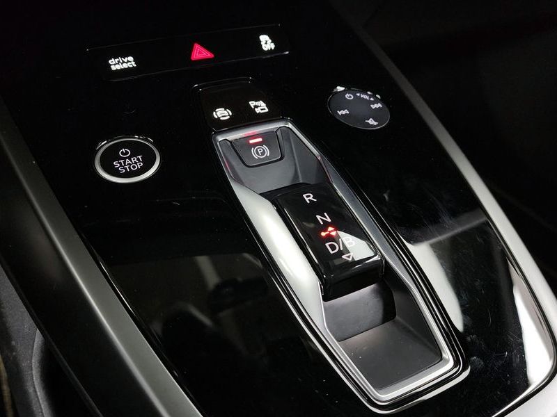 2023 Audi e-tron 40 Premium photo 9