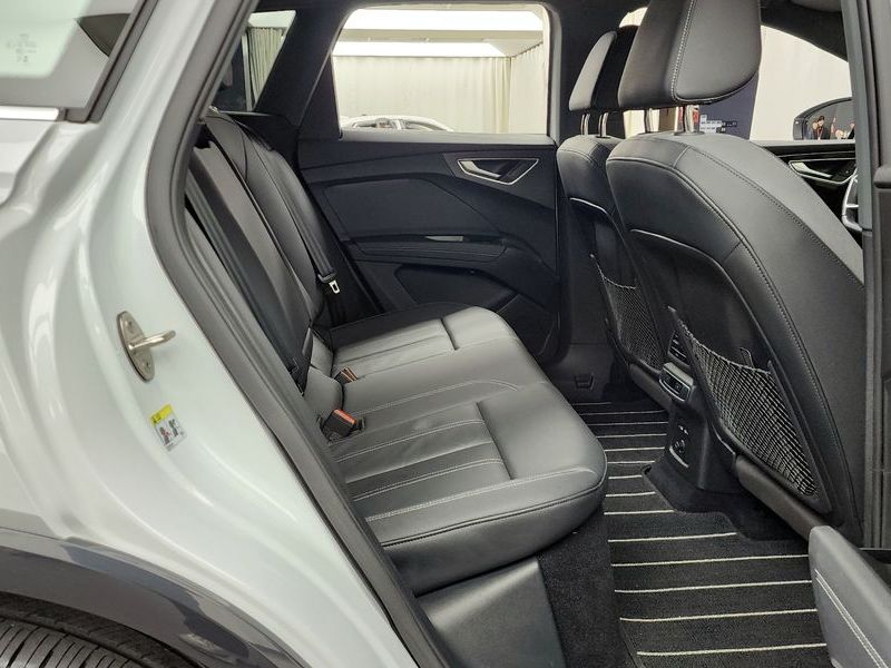2023 Audi e-tron 40 Premium photo 12