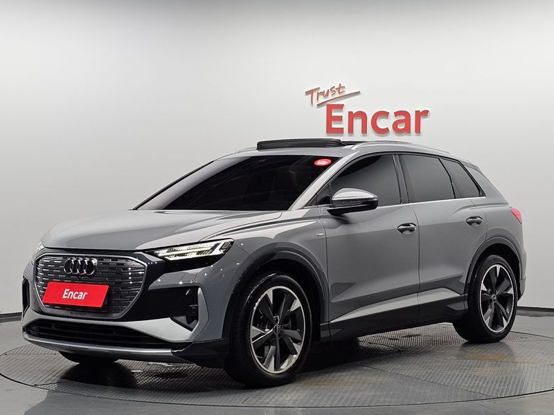 2023 Audi e-tron 40 Premium photo 1