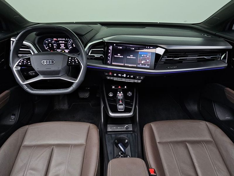 2023 Audi e-tron 40 Premium photo 7