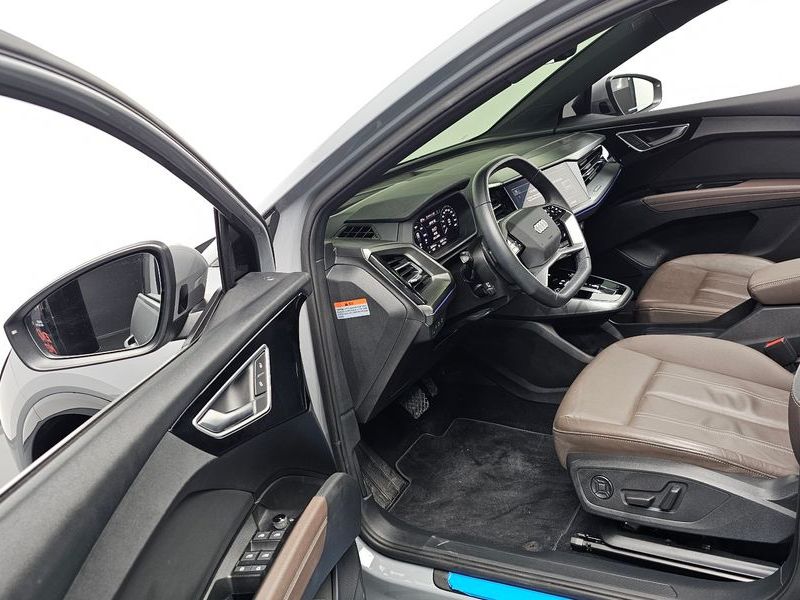 2023 Audi e-tron 40 Premium photo 10