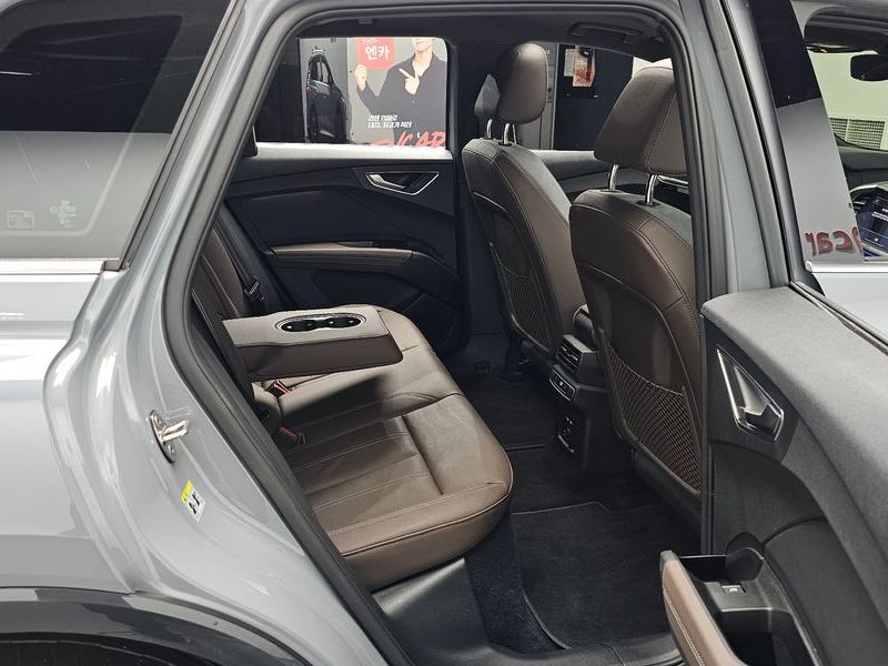 2023 Audi e-tron 40 Premium photo 11