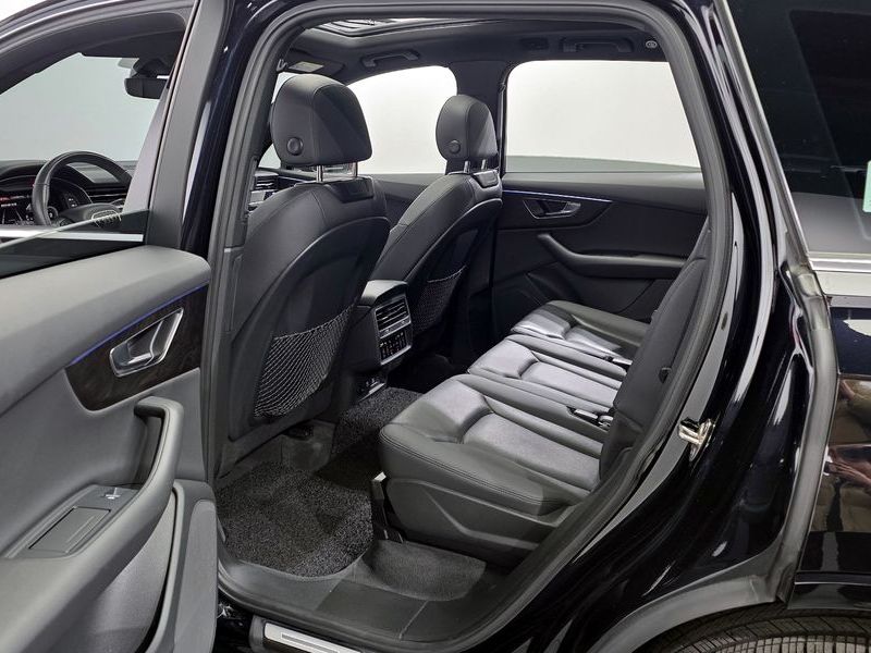 2021 Audi Q7 45 TDI Quattro Premium photo 11