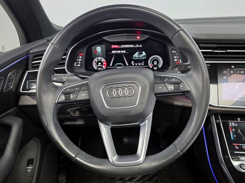 2021 Audi Q7 45 TDI Quattro Premium photo 13