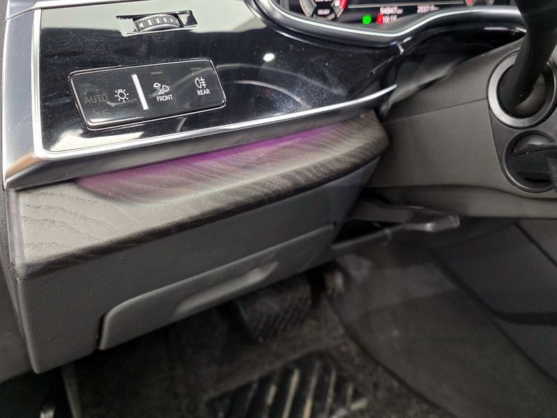 2021 Audi Q7 45 TDI Quattro Premium photo 15