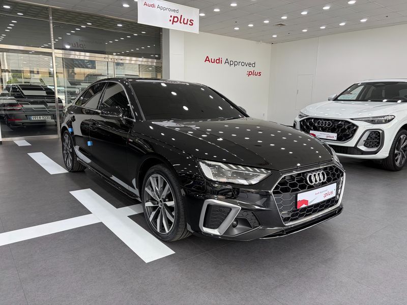 2023 Audi A4 40 TFSI Premium photo 1