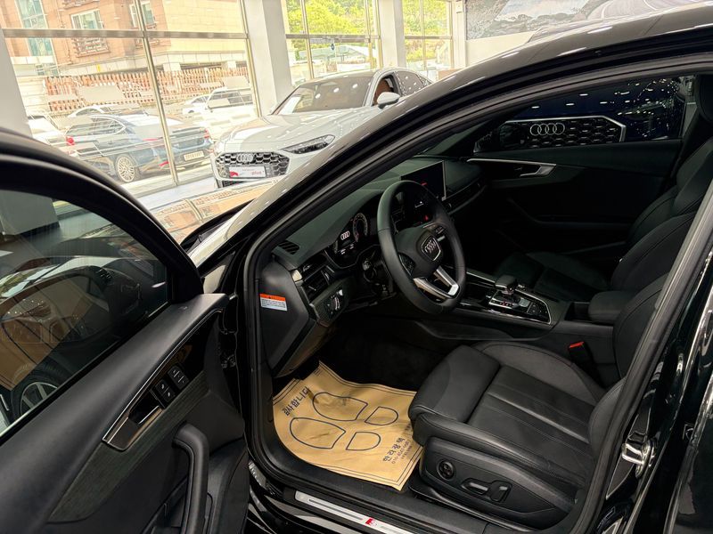 2023 Audi A4 40 TFSI Premium photo 10