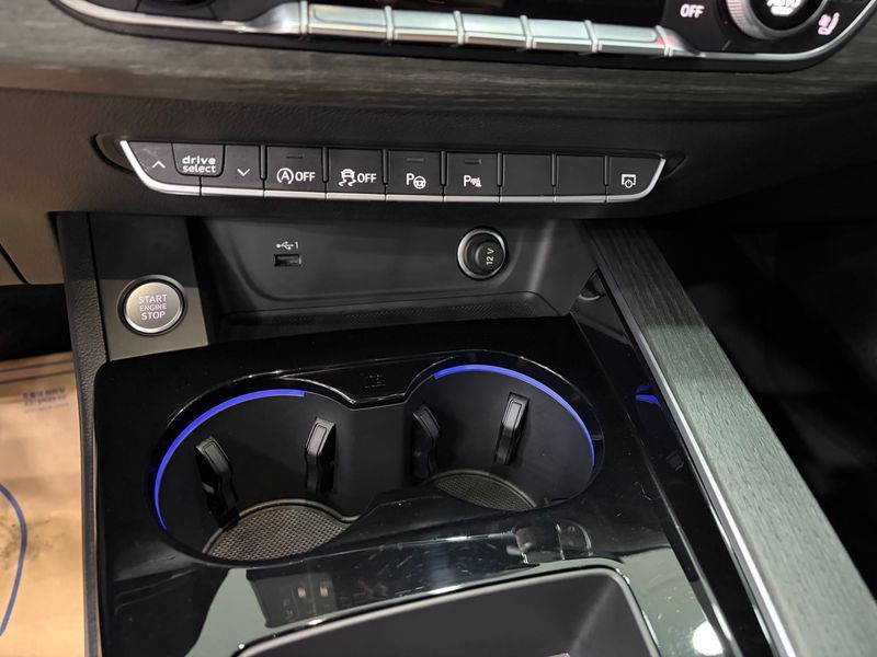 2023 Audi A4 40 TFSI Premium photo 14