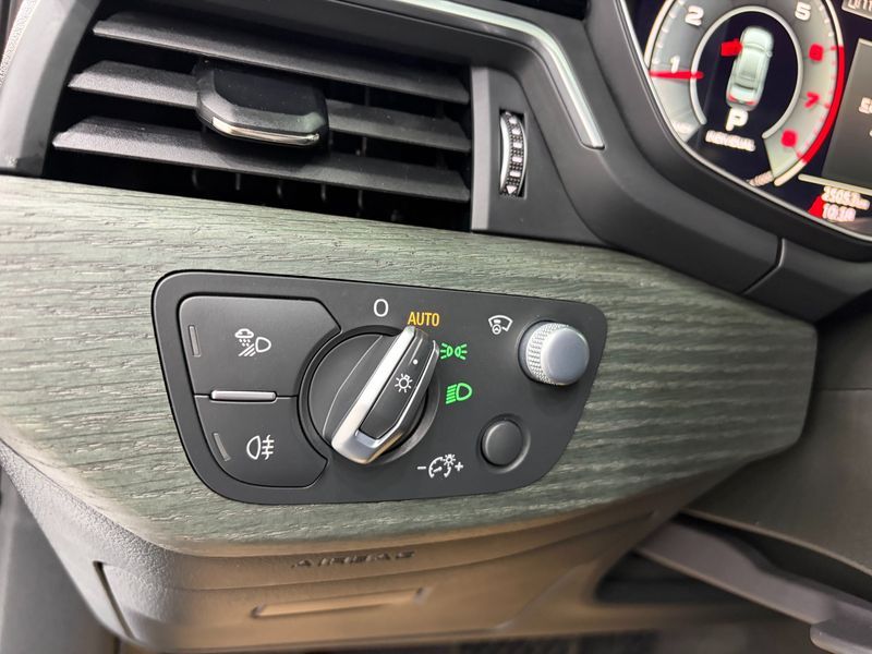 2023 Audi A4 40 TFSI Premium photo 16