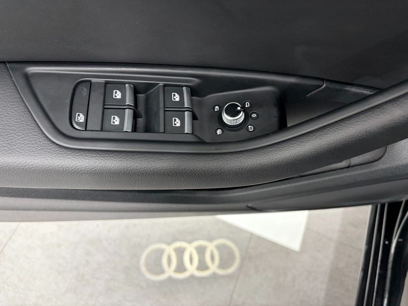 2023 Audi A4 40 TFSI Premium photo 18