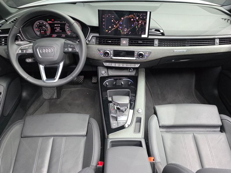 2023 Audi A4 45 TFSI Quattro Premium photo 7