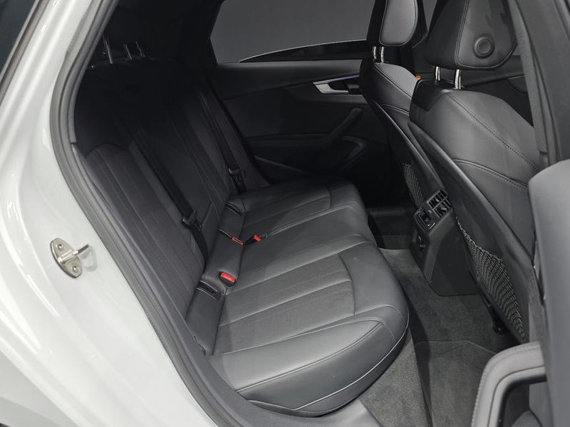 2023 Audi A4 45 TFSI Quattro Premium photo 12