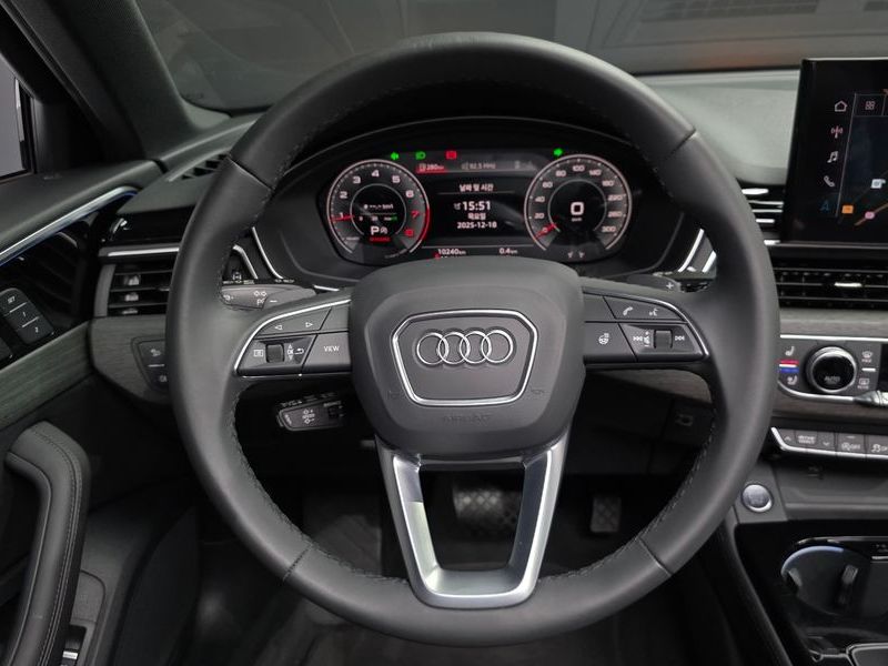 2023 Audi A4 45 TFSI Quattro Premium photo 13