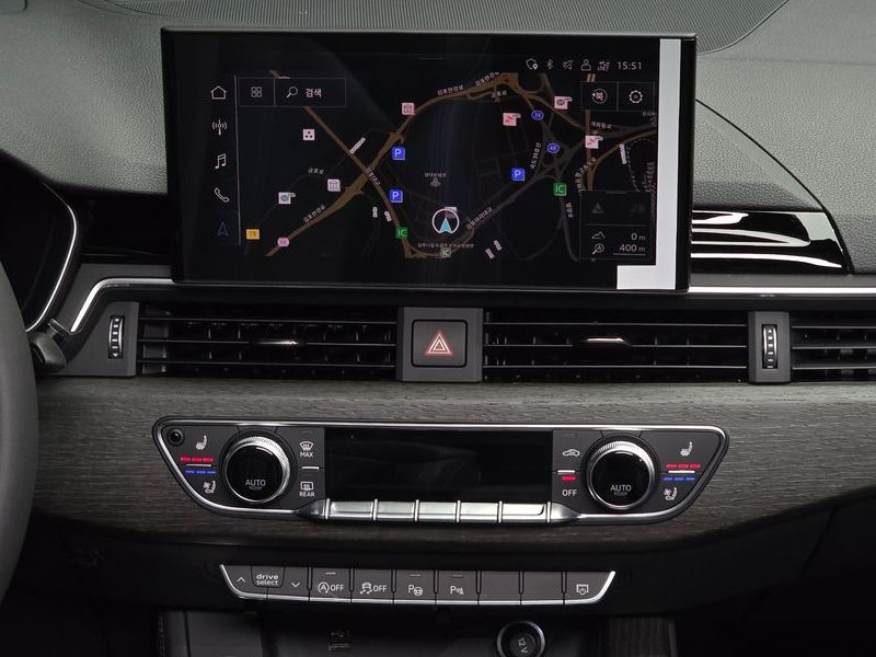 2023 Audi A4 45 TFSI Quattro Premium photo 14