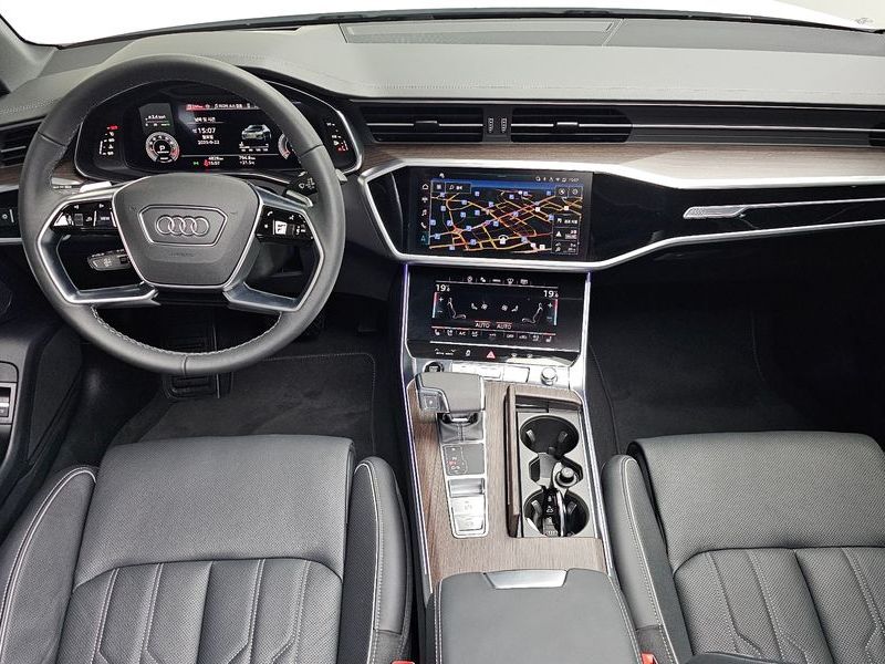 2025 Audi A6 45 TFSI Premium photo 7