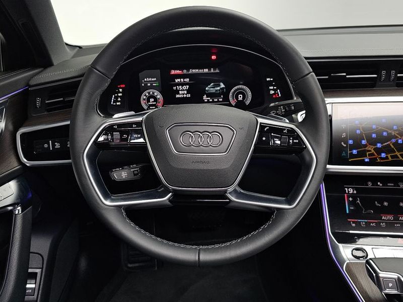 2025 Audi A6 45 TFSI Premium photo 13