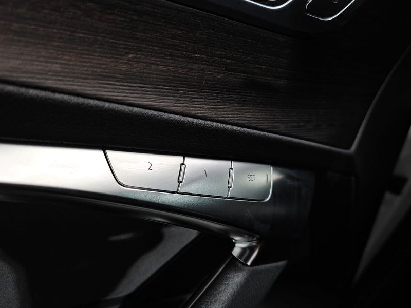 2025 Audi A6 45 TFSI Premium photo 18