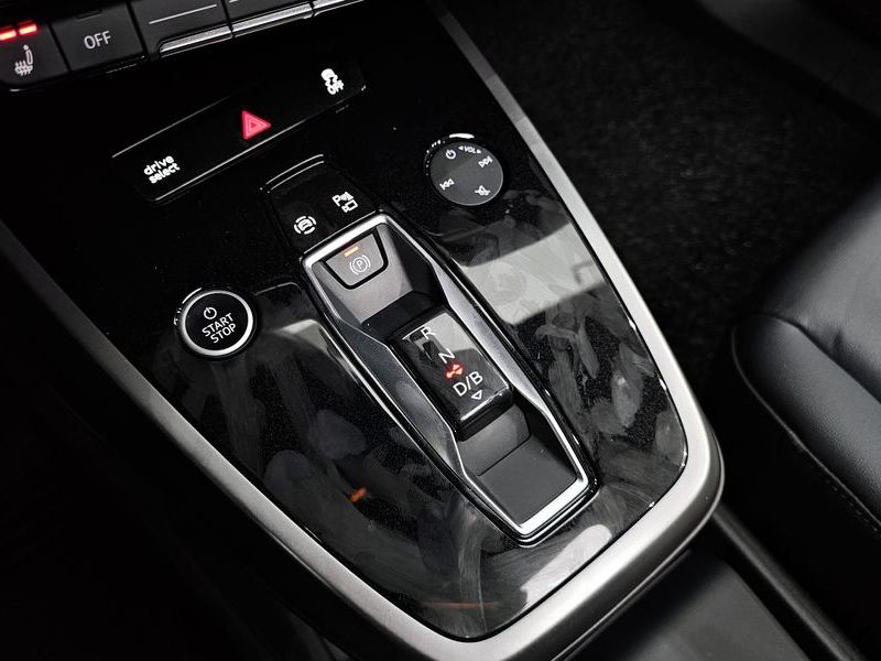 2023 Audi e-tron 40 Premium photo 9