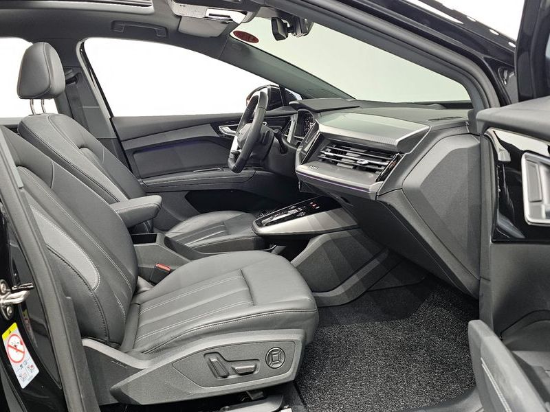 2023 Audi e-tron 40 Premium photo 10