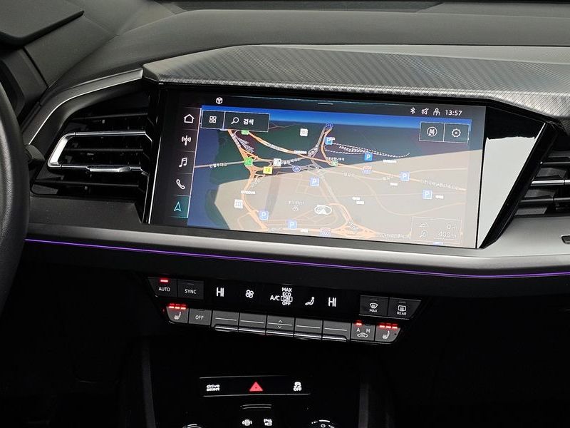 2023 Audi e-tron 40 Premium photo 16