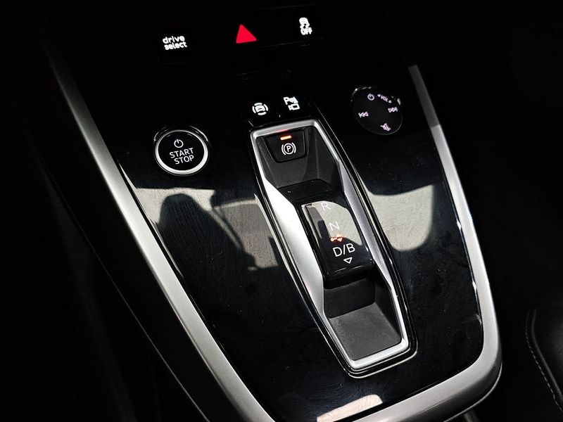 2022 Audi e-tron 40 Premium photo 9