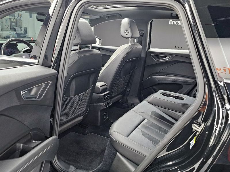 2022 Audi e-tron 40 Premium photo 11