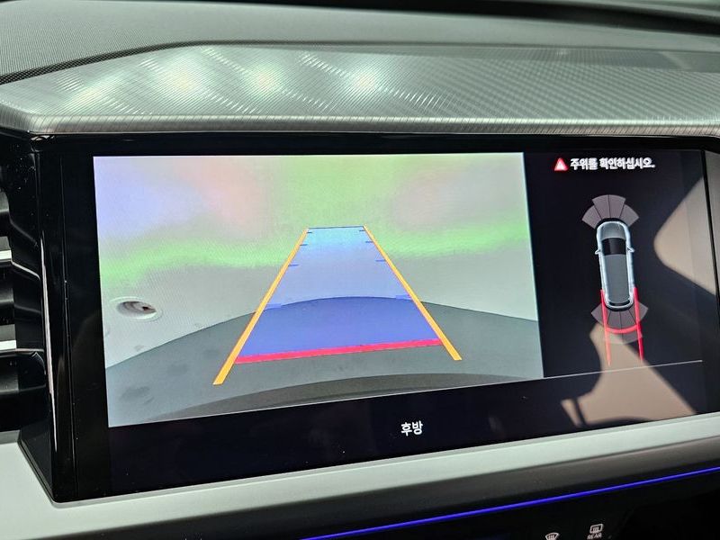 2022 Audi e-tron 40 Premium photo 16