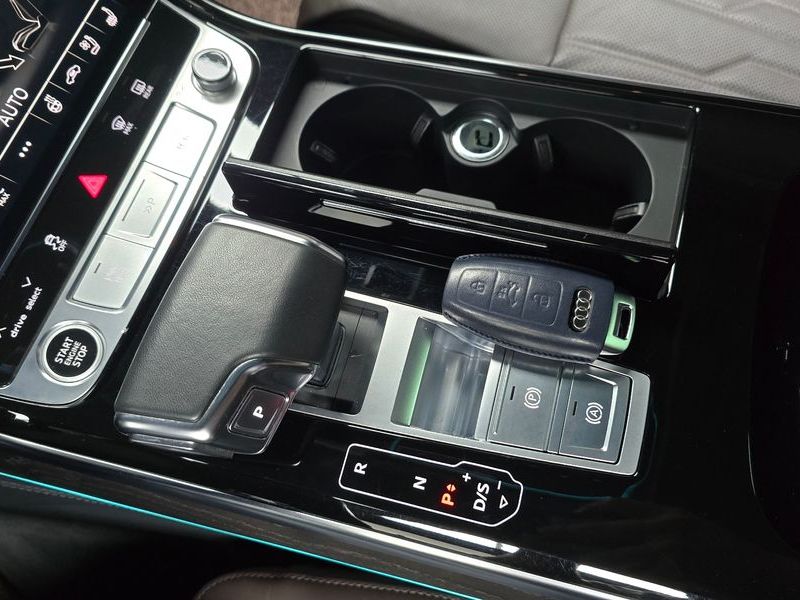 2023 Audi A8 55 TFSI Quattro Premium LWB photo 9