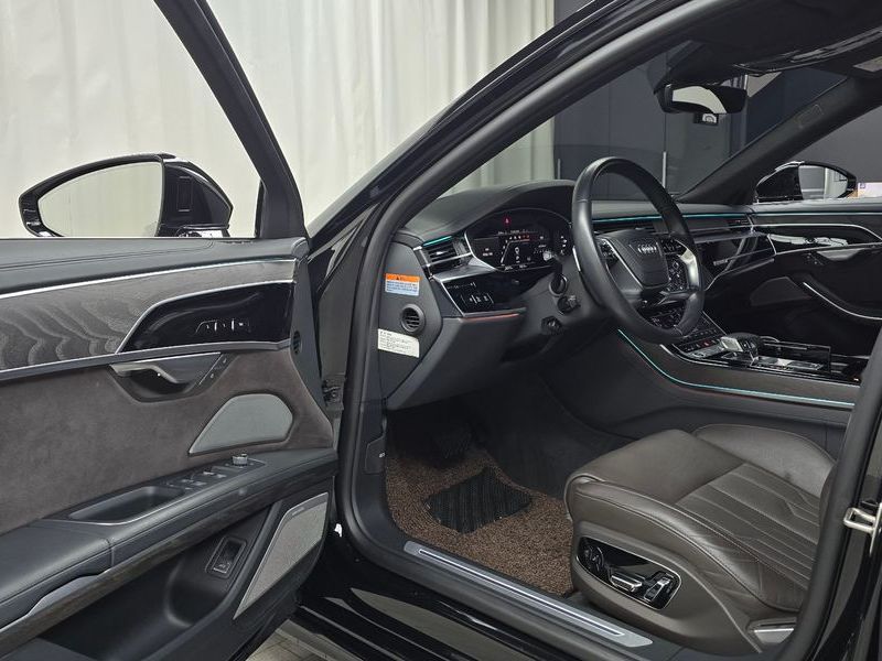 2023 Audi A8 55 TFSI Quattro Premium LWB photo 10