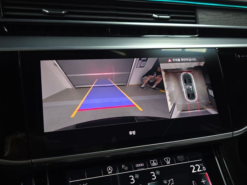 2023 Audi A8 55 TFSI Quattro Premium LWB photo 14