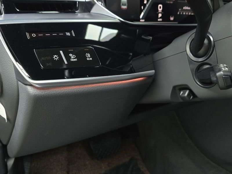 2023 Audi A8 55 TFSI Quattro Premium LWB photo 19