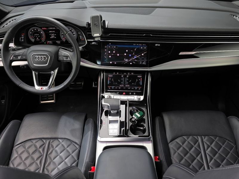 2023 Audi Q7 55 TFSI Quattro Premium photo 7