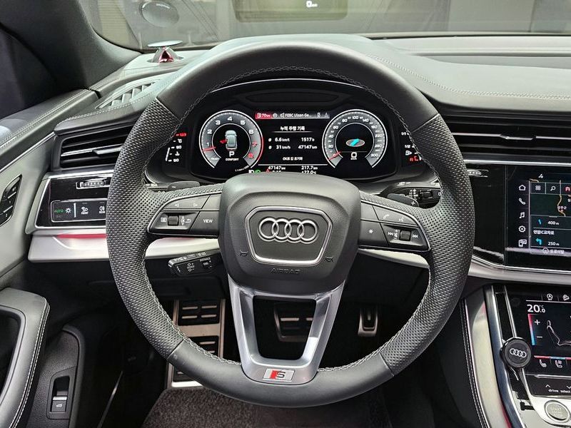 2023 Audi Q8 55 TFSI Quattro Premium photo 13