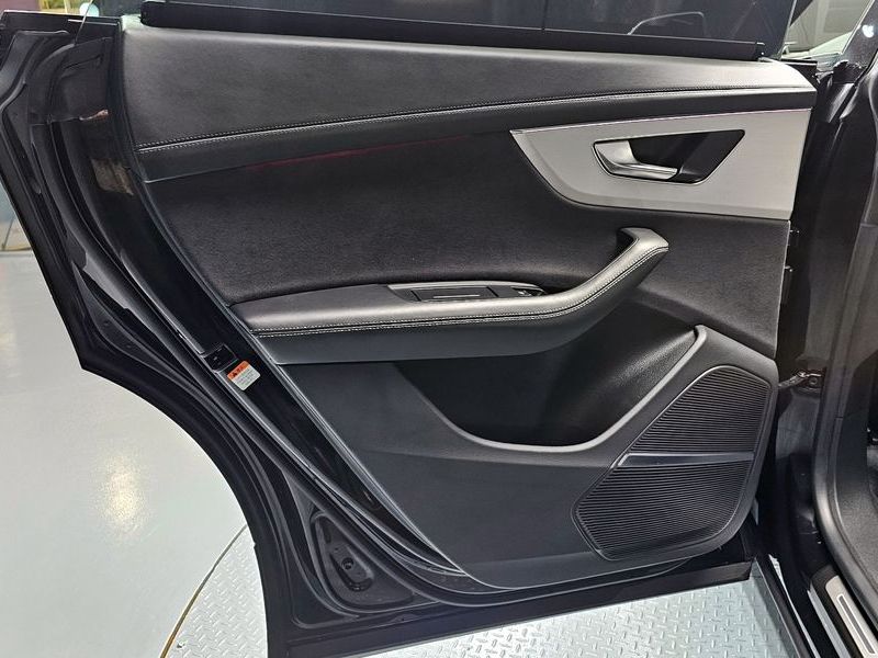 2023 Audi Q8 55 TFSI Quattro Premium photo 25
