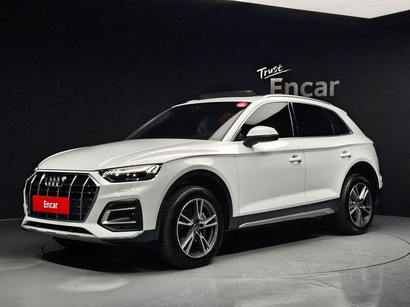 2022 Audi Q5 45 TFSI Quattro photo 1