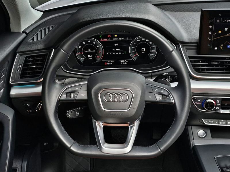 2022 Audi Q5 45 TFSI Quattro photo 13