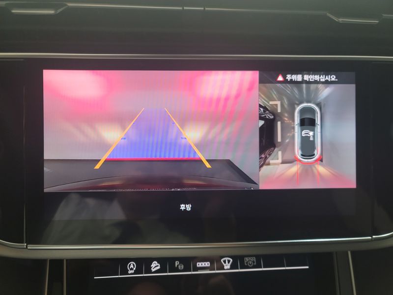 2025 Audi Q7 55 TFSI Quattro Premium photo 14