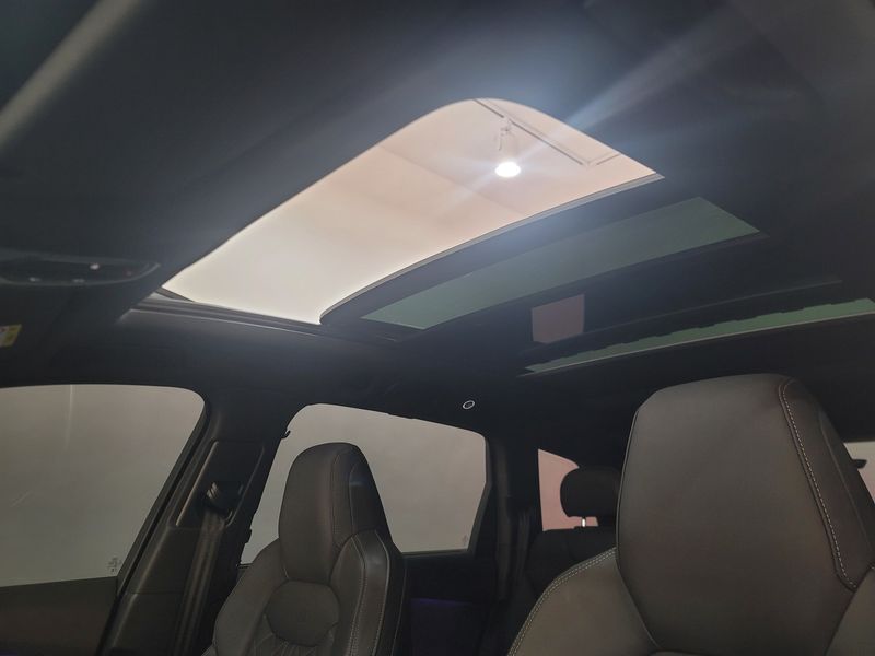2025 Audi Q7 55 TFSI Quattro Premium photo 16