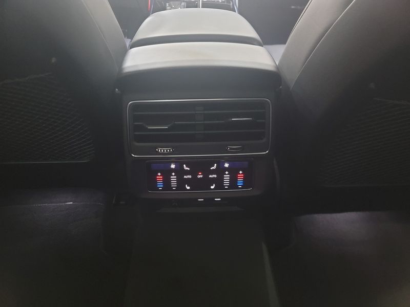 2025 Audi Q7 55 TFSI Quattro Premium photo 18