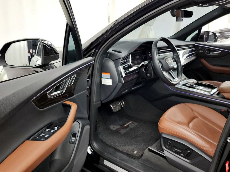 2021 Audi Q7 45 TDI Quattro Premium photo 10